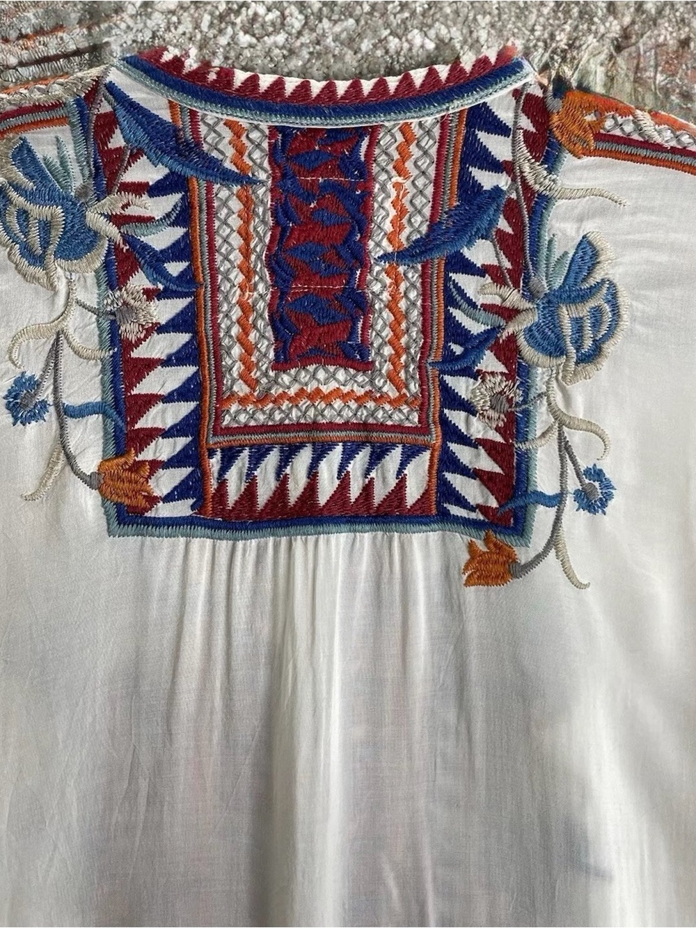 Johnny Was White Tunic with Blue & Burgundy Embroidery. Size Large. - Picture 6 of 8
